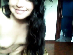 Mujer bonita esposa de un cornudo