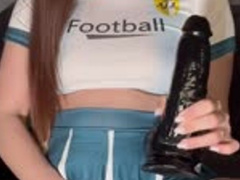 CAROLINA IENA - fidanzata italiana traditrice racconta tradimento e si masturba con dildo nero