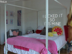 Lick My Pussy While I Get Fucked