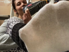 FeetWonders- Does the builder like feet?