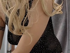 You Caught your Wife Cleaning Cum from her Face! Oops!