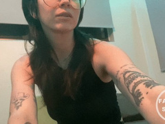 My BF has a small dick cuckolding foot fetish fantasy