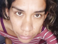 Flaquita cachonda grabando video caliente