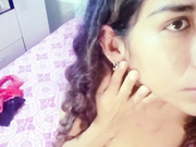 Flaquita cachonda desnuda mostrando su hermoso cuerpo